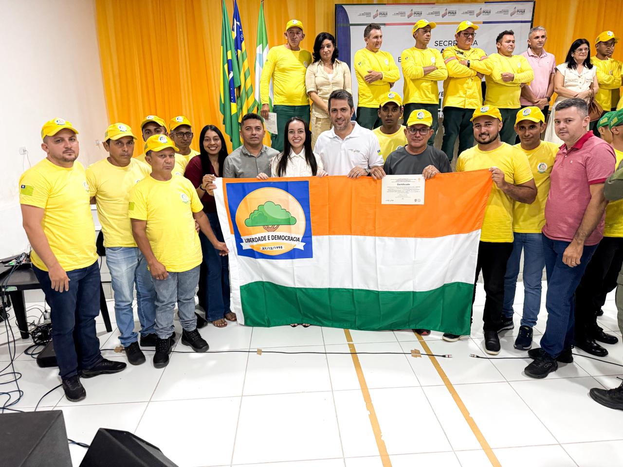 Brigadistas de Caraúbas do Piauí recebem certificação em cerimônia realizada em Pedro II