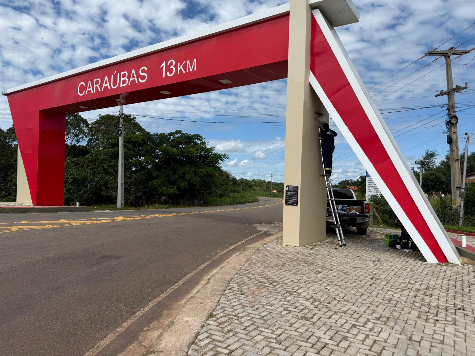 Prefeitura de Caraúbas do Piauí investe em conectividade e instala Wi-Fi gratuito na Praça do Portal da Volta da Jurema